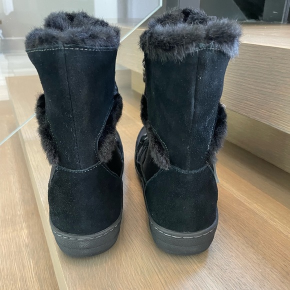 Raquel Short Lace Up Winter Boot in Black *Brand New In Box* - Picture 7 of 9